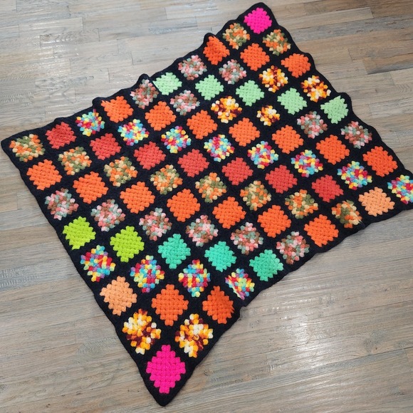 Vintage‎ Handmade WOOL Granny Square Afghan Lap Blanket Crochet Throw Black - Picture 3 of 8